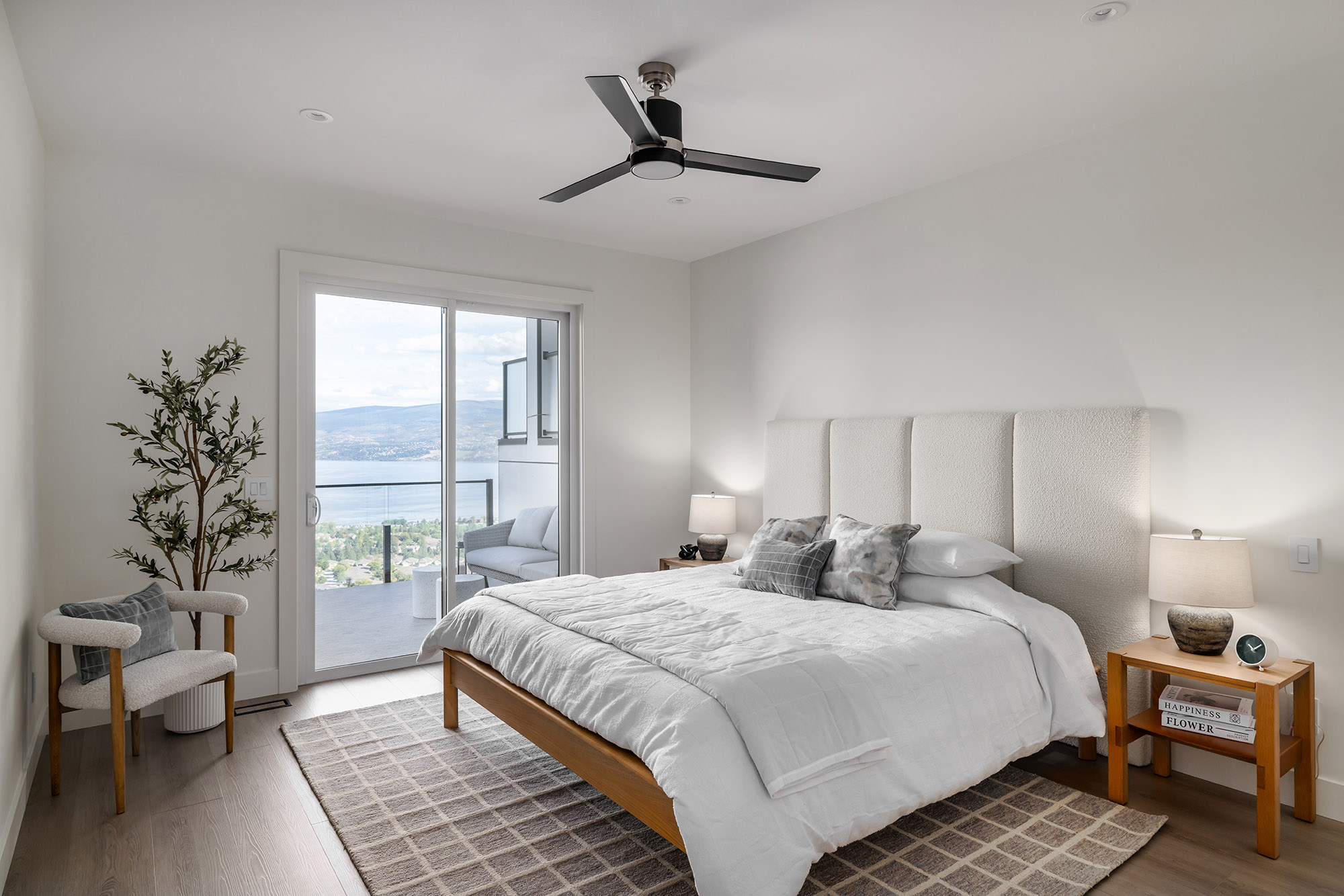 Shorerise Showhome Luxury Villa Bedroom
