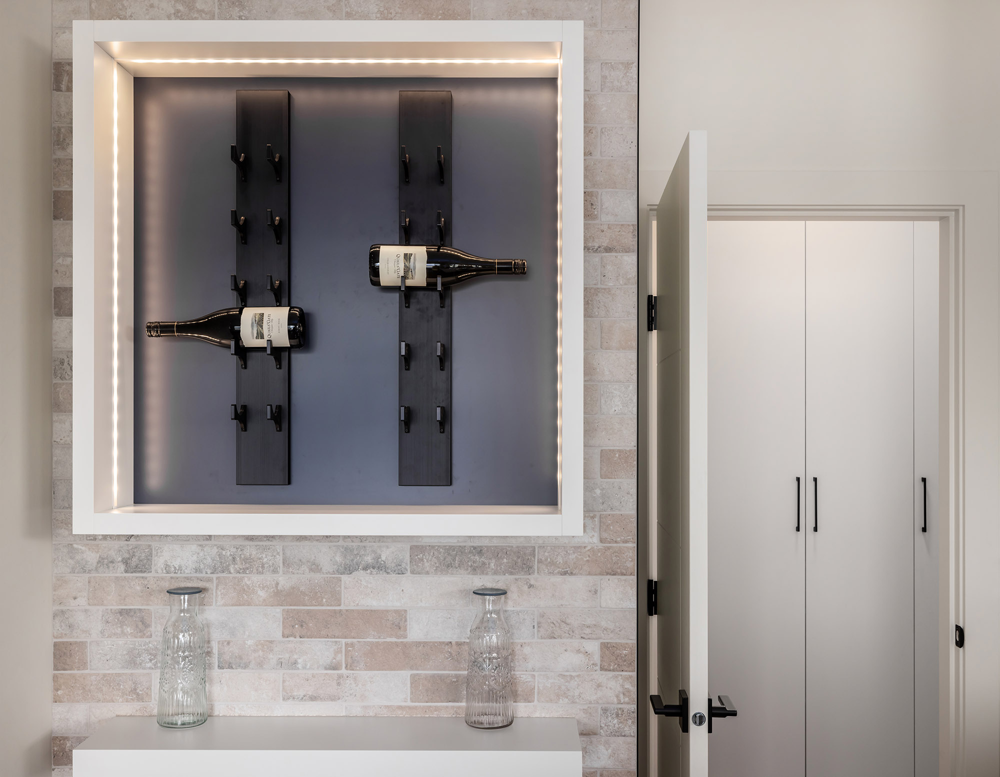 Shorerise Luxury Villa Wine Rack